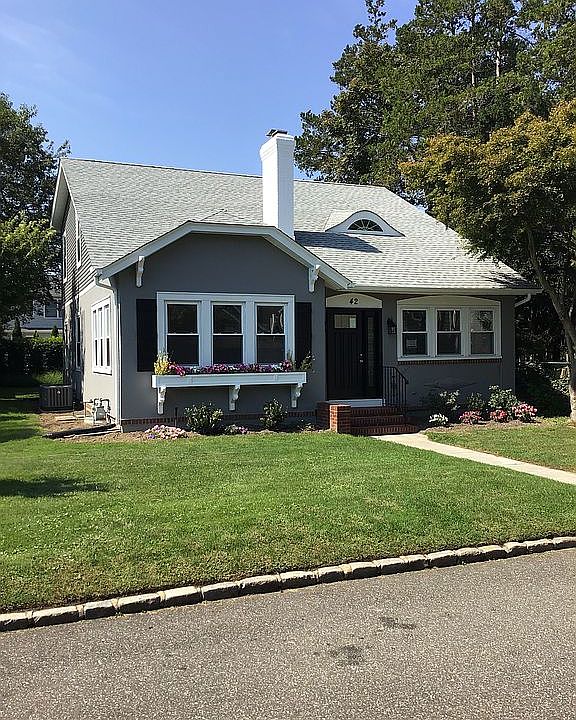 1st image of 42 Floyd Pl