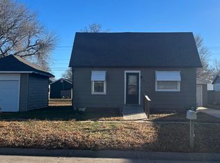 811 S Lincoln Ave, Hastings, NE 68901
