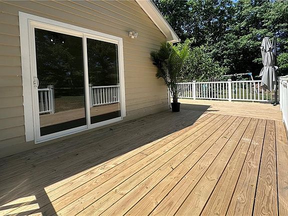 4th image of 1105 Woodside Dr