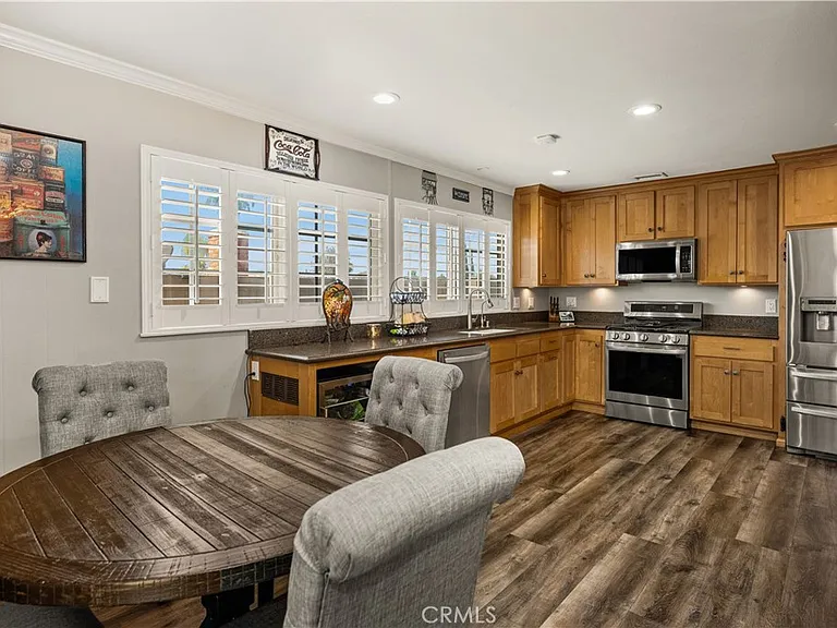 664 Olive Ave — Photo 9