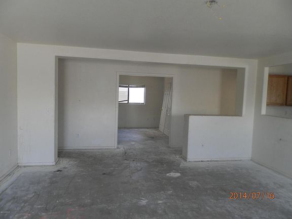 5th image of 12970 N B St