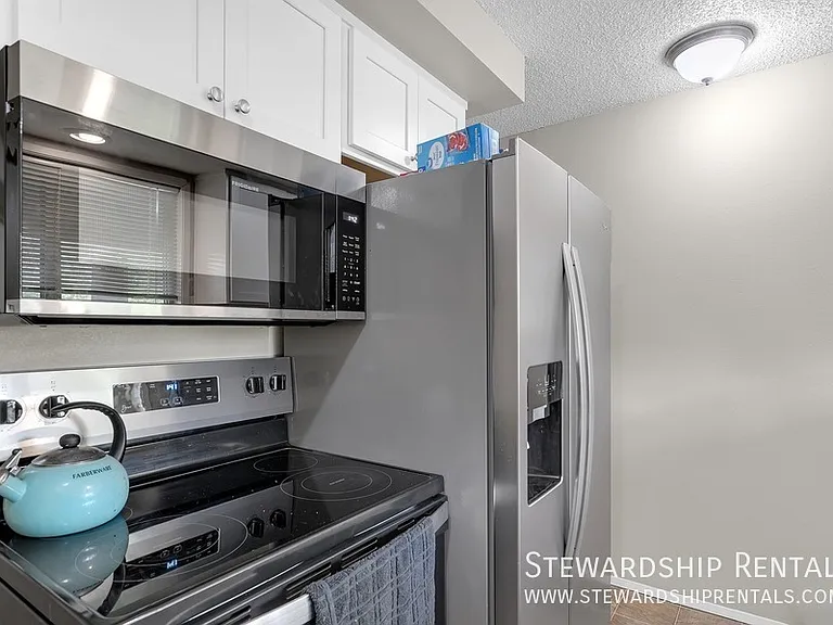 528 Tyler St #1 — Photo 4