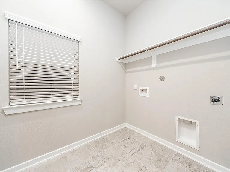 8706 Fox Trail Dr — Photo 23