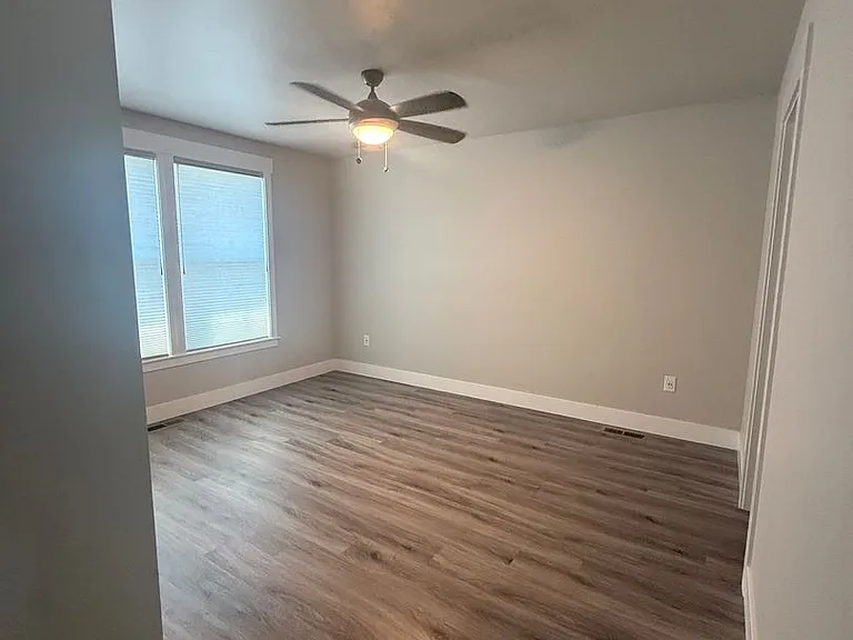 6033 Farmstead Ave — Photo 12