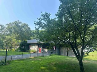 39 Huntington Dr, Windsor, VT 05089