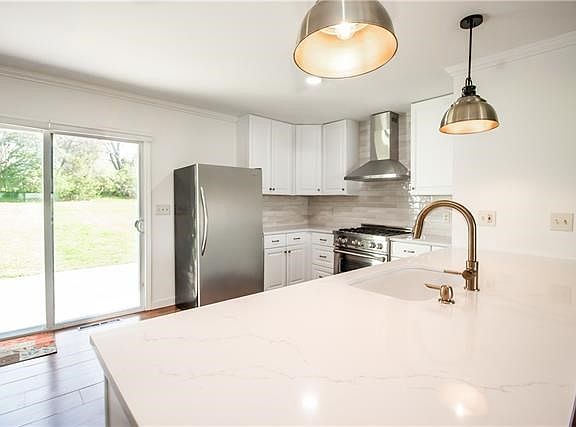 3rd image of 6904 E 69th St