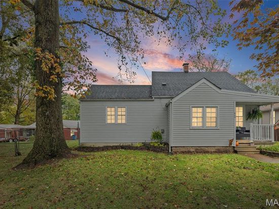 625 Greenwood Pl, Collinsville, IL 62234