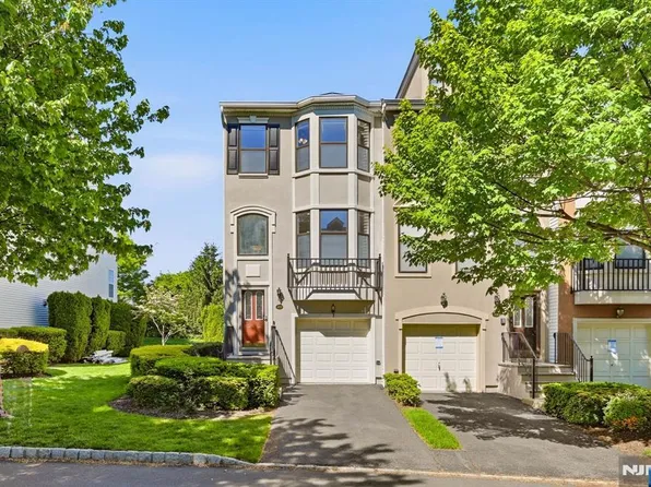 419 Hartford Dr #4020, Nutley, NJ 07110