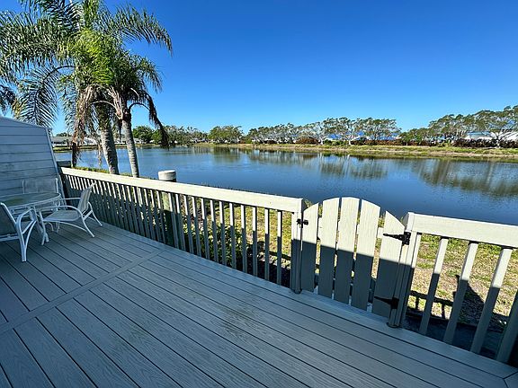 5th image of 864 Waterside Ln