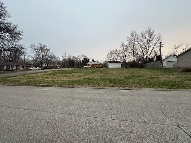 2nd image of 604 Winchester Rd