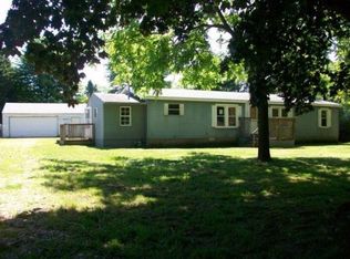 22299 N Lake Dr, Gobles, MI 49055