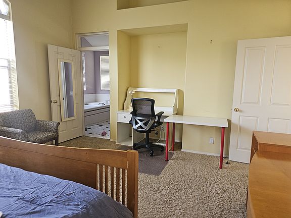3rd image of 12105 Morrow Dr
