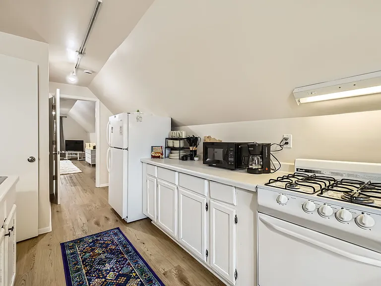 1622 Jefferson St NE #3 — Photo 4