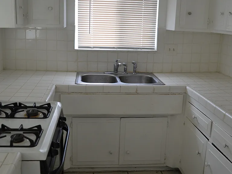 1566 S Garey Ave — Photo 5