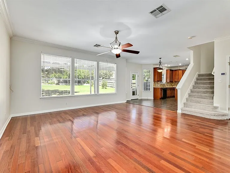 20308 Farm Pond Ln — Photo 12