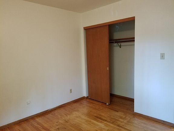 4th image of 4040 S Kinnickinnic Ave #10
