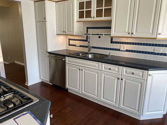 3rd image of 624 W Parkside Dr Unit 624