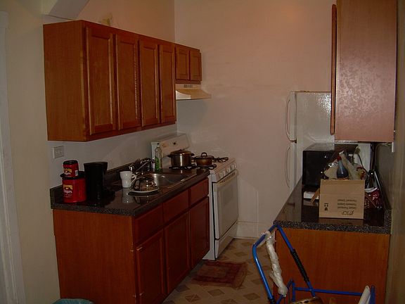 3rd image of 3412 W Montrose Ave APT 107