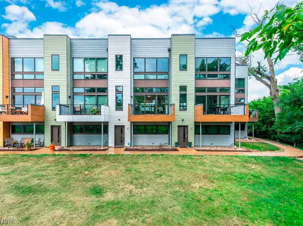 18875 Riversouth Ter Unit 30, Fairview Park, OH 44126