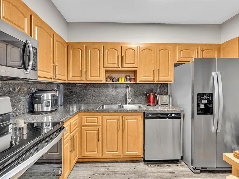 3375 N Country Club Dr #905 — Photo 4