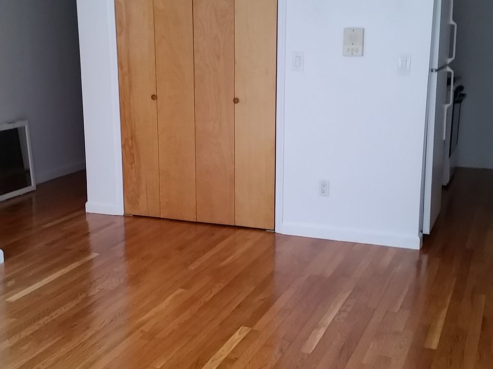 1st image of 3021 43rd St APT 1