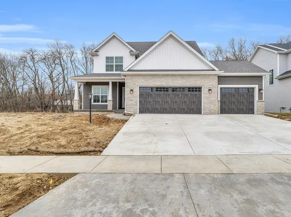 1313 Ravenwood Dr, Mahomet, IL 61853