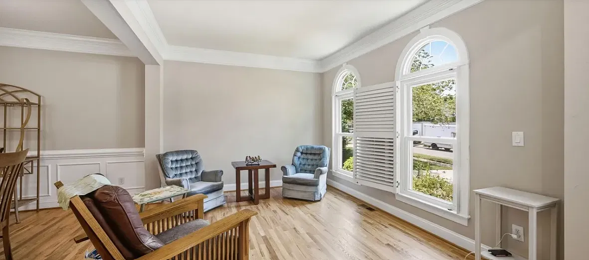 5 bed, 3.5 bath, 3089 sqft, $5,200 — Photo 2