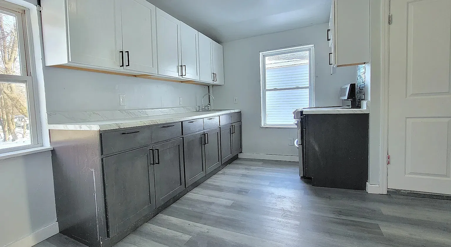 81 Washington St — Photo 2