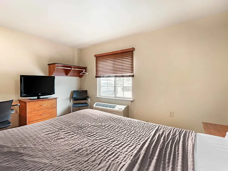 Studio Suite - 1 Full Bed