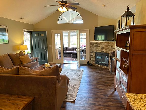 5th image of 5407 Meadowood Ln