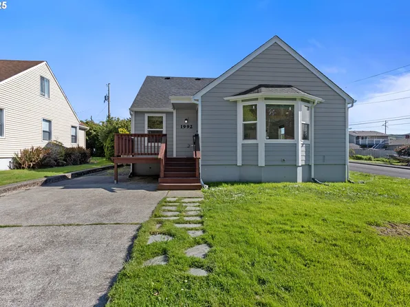 1992 Hawthorne Ave, Reedsport, OR 97467