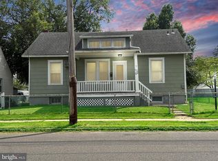 438 W 3rd St, Florence, NJ 08518