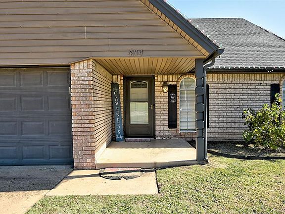 2nd image of 404 S Morgan Dr