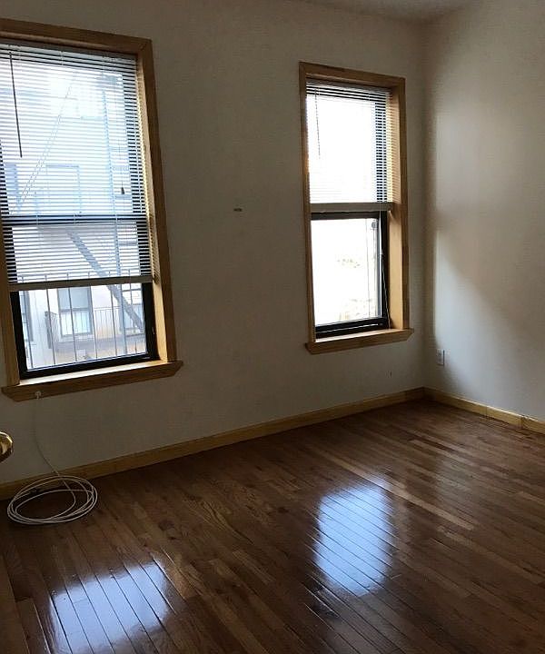 1st image of 39 Essex St APT 5