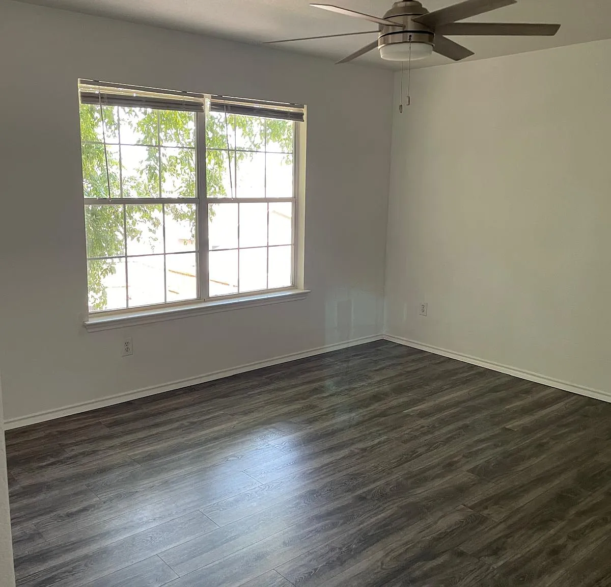 4 bed, 2.5 bath, 2269 sqft, $1,800 — Photo 1