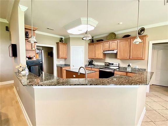 3rd image of 4719 Barataria Blvd