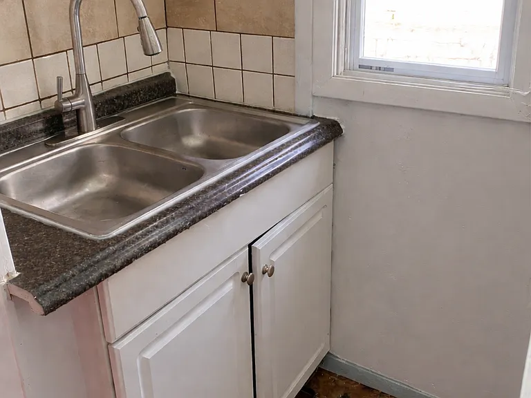 167 Tompkins St — Photo 7