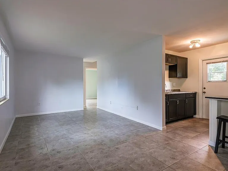 3449 Tarlton St N — Photo 2
