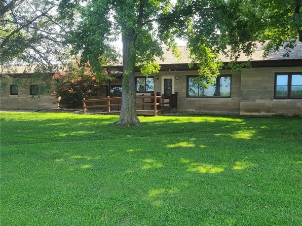 1602 Walnut Rd, Saint Jacob, IL 62281