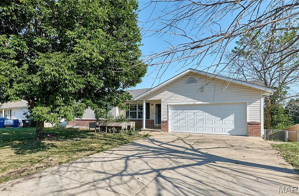 1st image of 273 Hickory Forest Dr