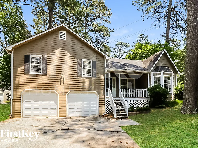 1948 Winding Creek Ln SW — Photo 2