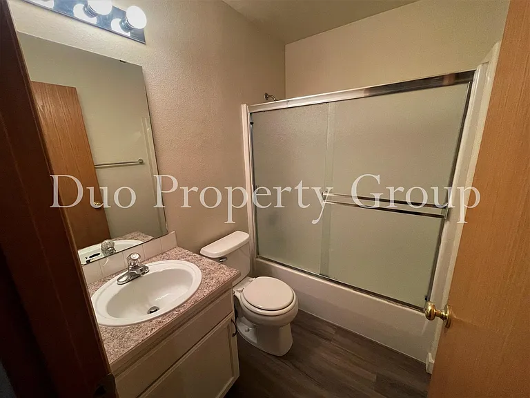 610 S 41st Ct — Photo 14