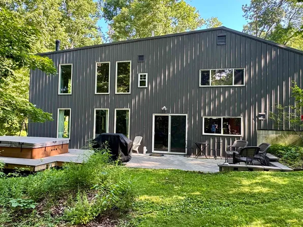 7536 S Shady Side Dr, Bloomington, IN 47401