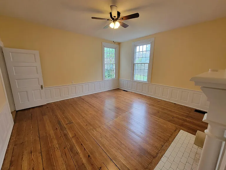 215 W Main St — Photo 15