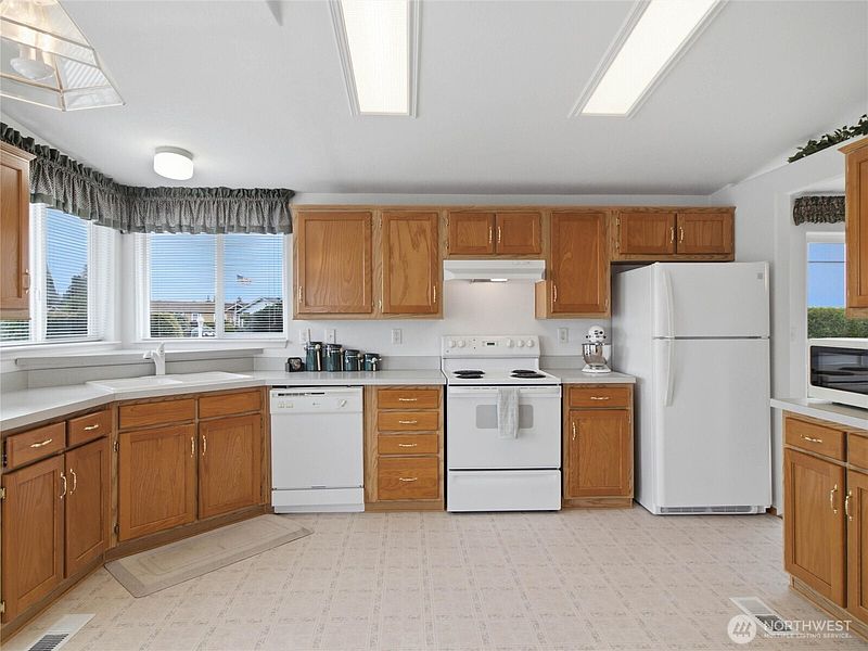5th image of 1918 Harrison Avenue #25