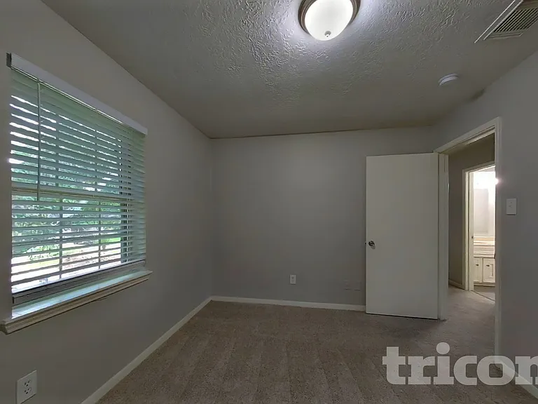 2307 Hilton Head Dr — Photo 10
