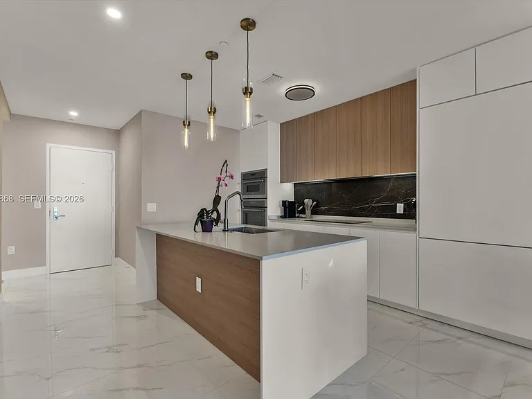700 NE 24th St #1602 — Photo 13