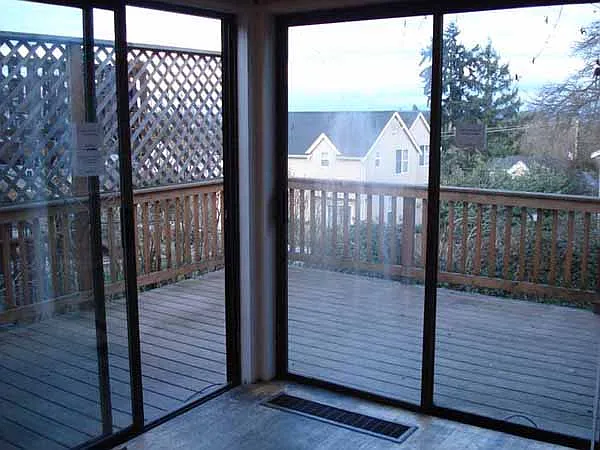 6 bed, 1500 sqft, $645 — Photo 1