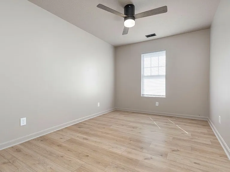1238 S Preston St — Photo 13