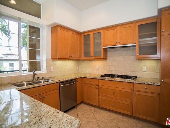 4th image of 5831 Seawalk Dr Unit 221